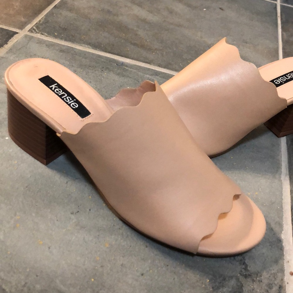 Pale pink Kensie heels (size 7)